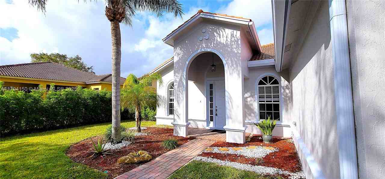 4451 Laurel Pl #NA - Photo 2 of 35