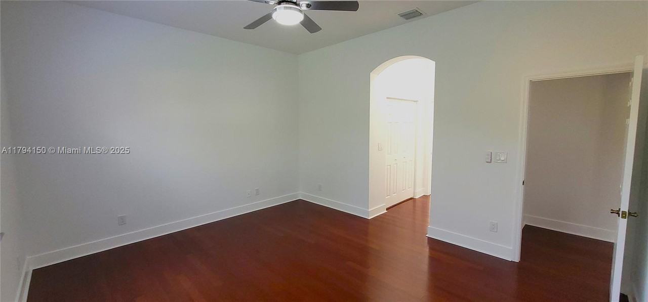 4451 Laurel Pl #NA - Photo 4 of 35