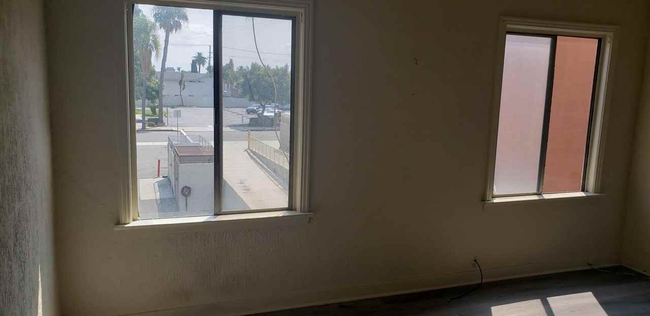 3418 E 7th St #6 - Photo 4 of 16