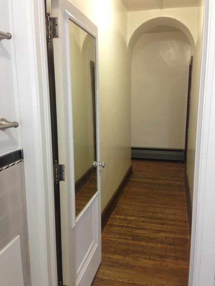 211 Main St #D - Photo 3 of 5