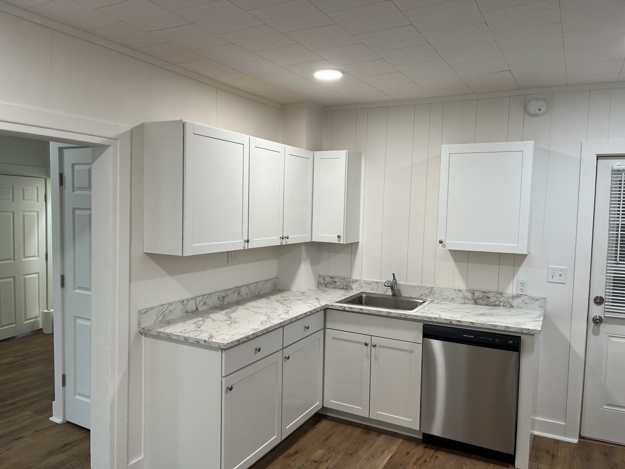 11 Sagamore St - Photo 2 of 11