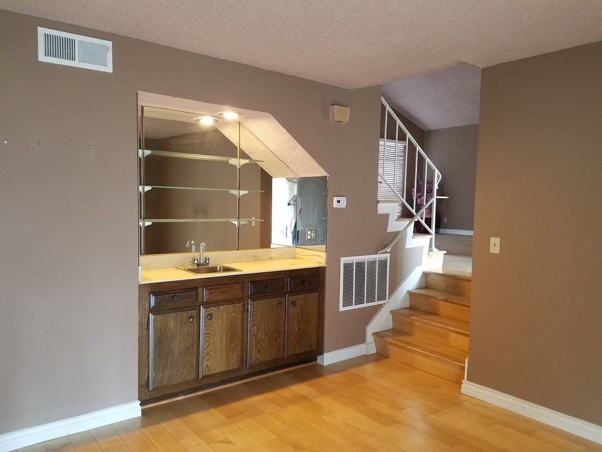 15616 Lancelot Ave #NA - Photo 2 of 13