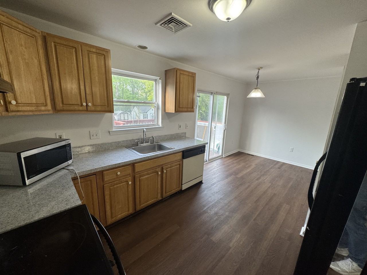 817 Cove Ct #NA - Photo 3 of 11
