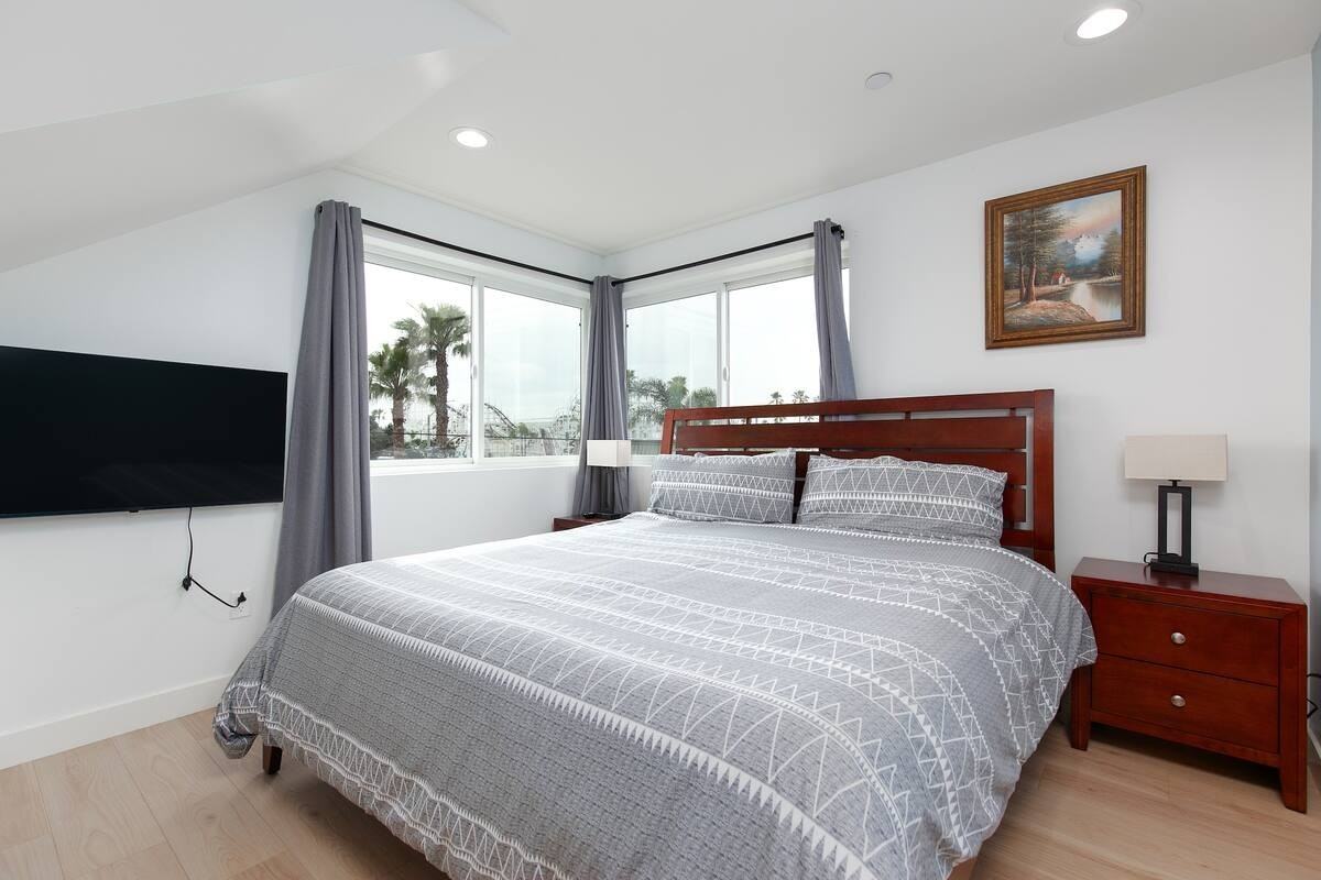 825 Island Ct #825 - Photo 4 of 24