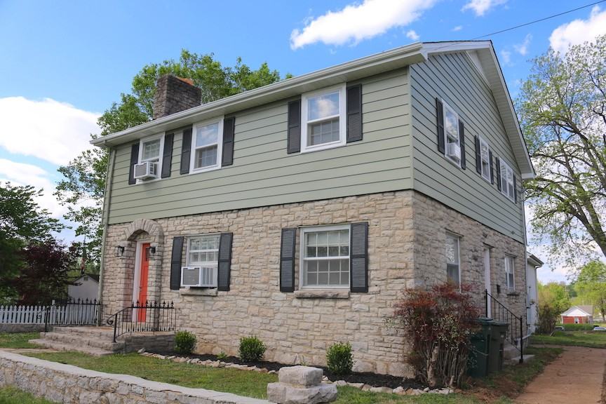 210 W Poplar St #B - Photo 2 of 12