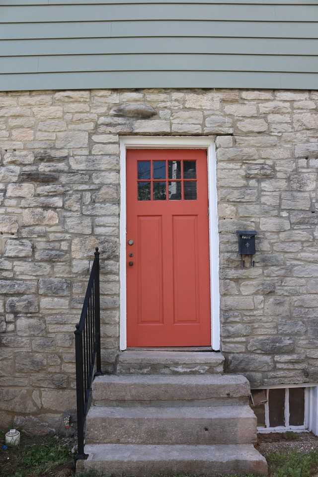 210 W Poplar St #B - Photo 4 of 12