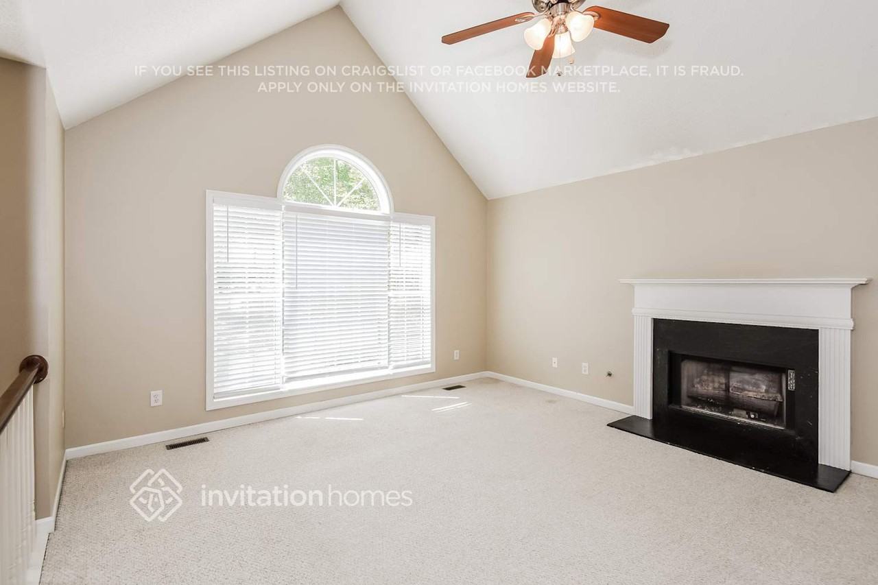 110 Kenwood Dr - Photo 5 of 18