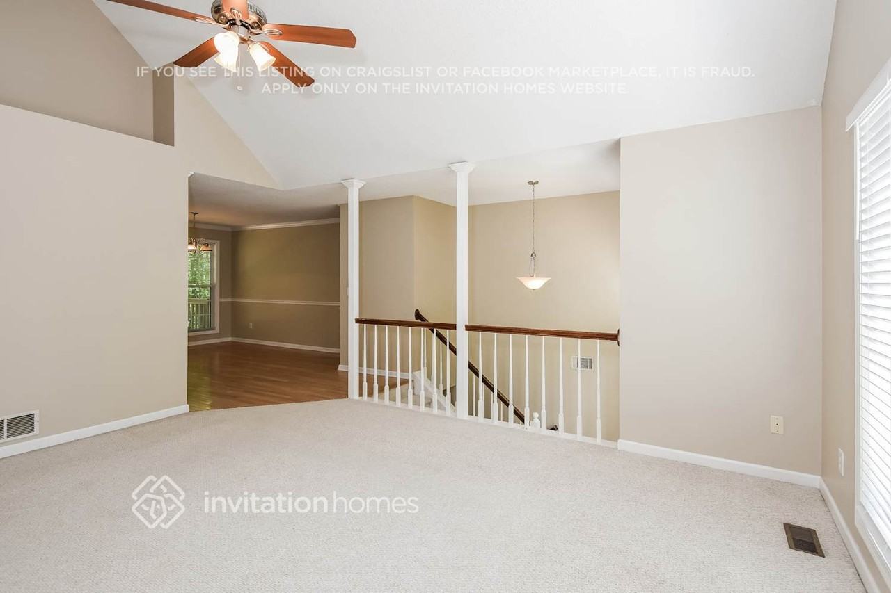 110 Kenwood Dr - Photo 4 of 18