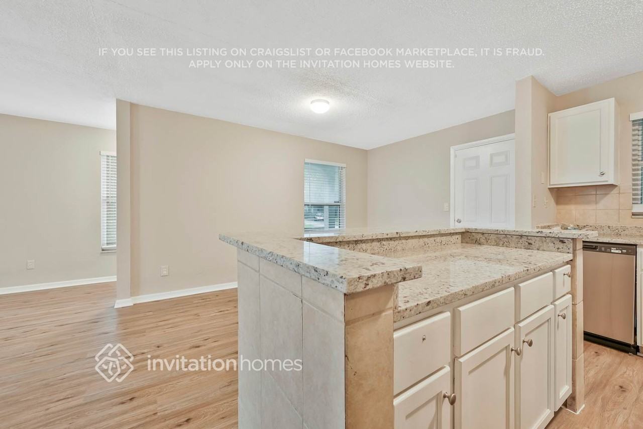 2748 Ravenall Ave - Photo 4 of 24