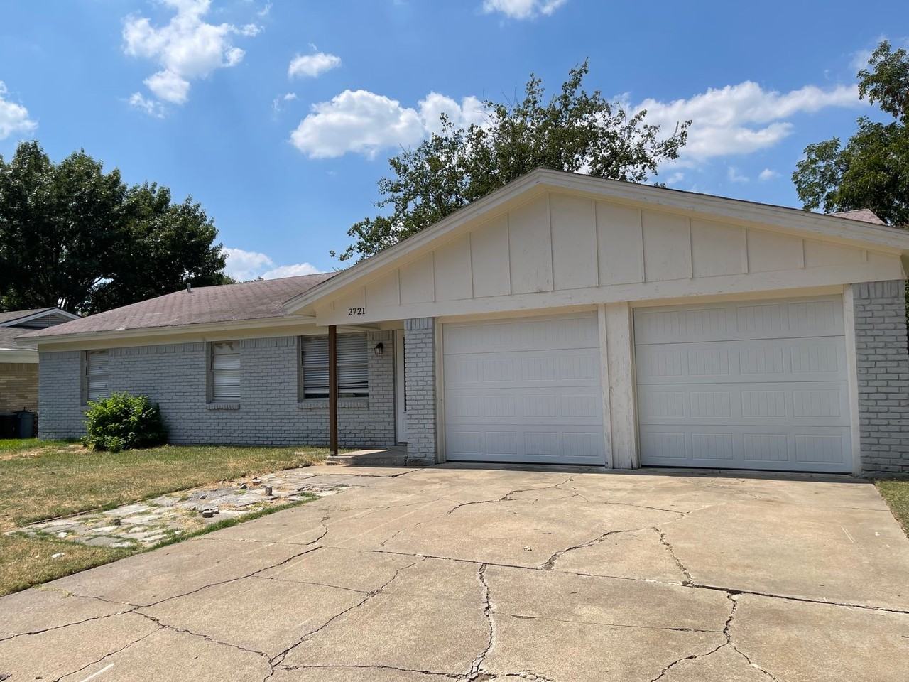 2721 Ash Park Dr - Photo 3 of 16