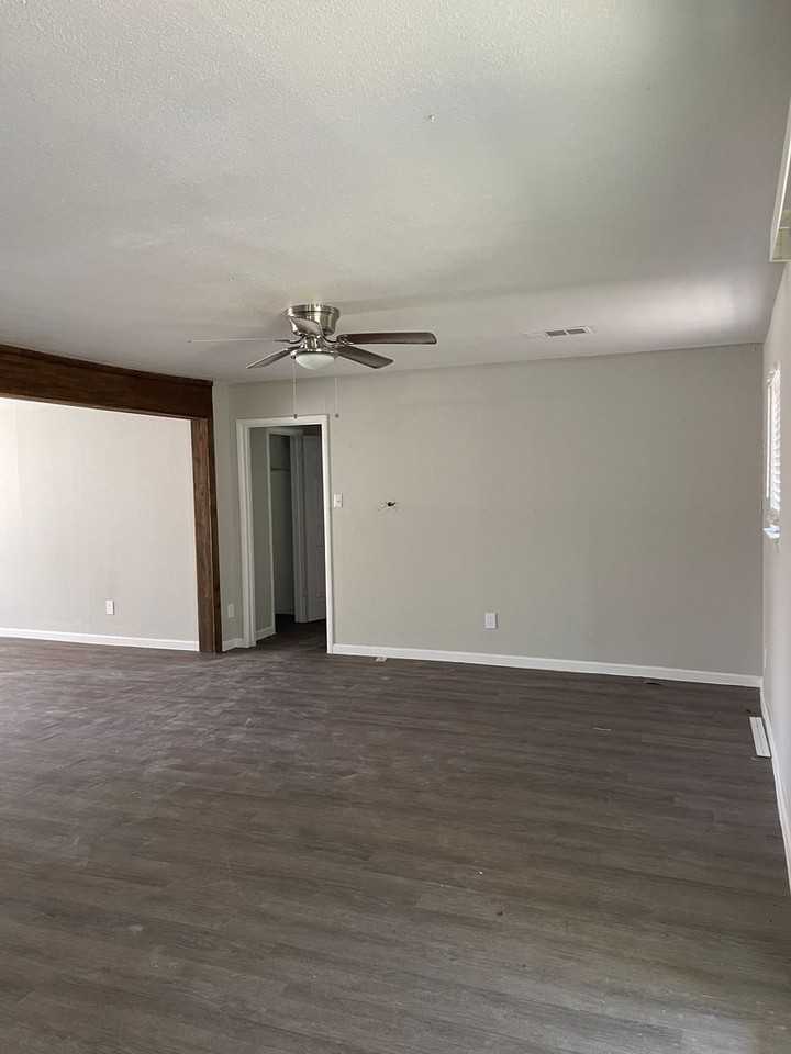 2721 Ash Park Dr - Photo 6 of 16