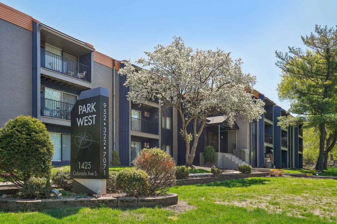 Park West Apartments - Photo 4 of 27