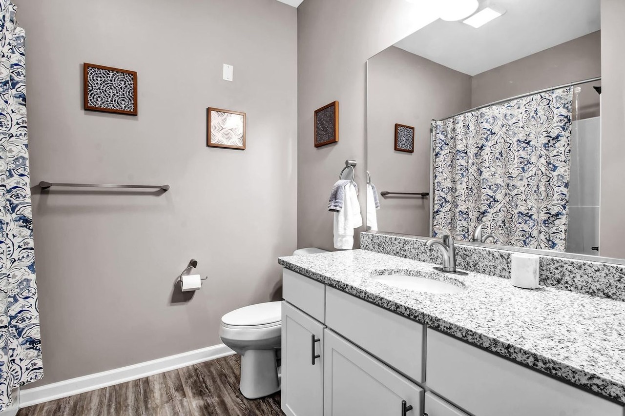 The Parkway Apartments - Photo 3 of 13