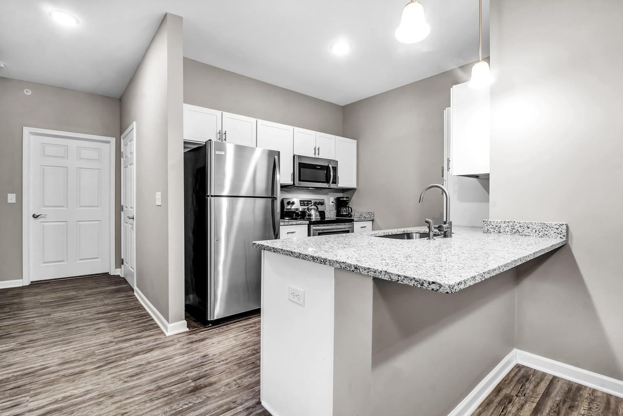 The Parkway Apartments - Photo 4 of 13