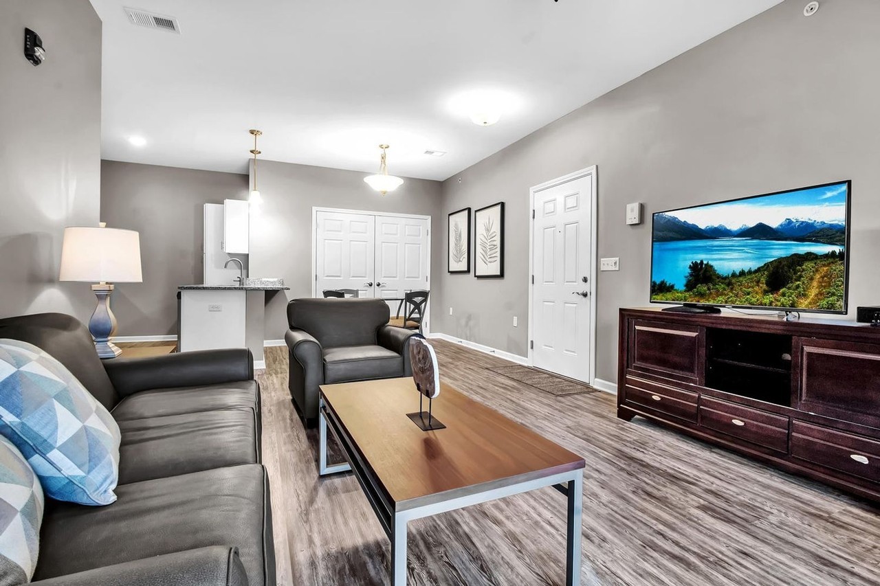 The Parkway Apartments - Photo 5 of 13