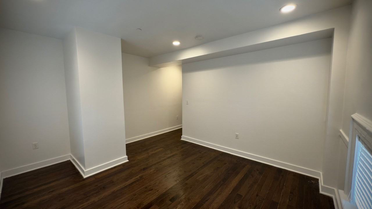 First Congo Apartments - Photo 3 of 16