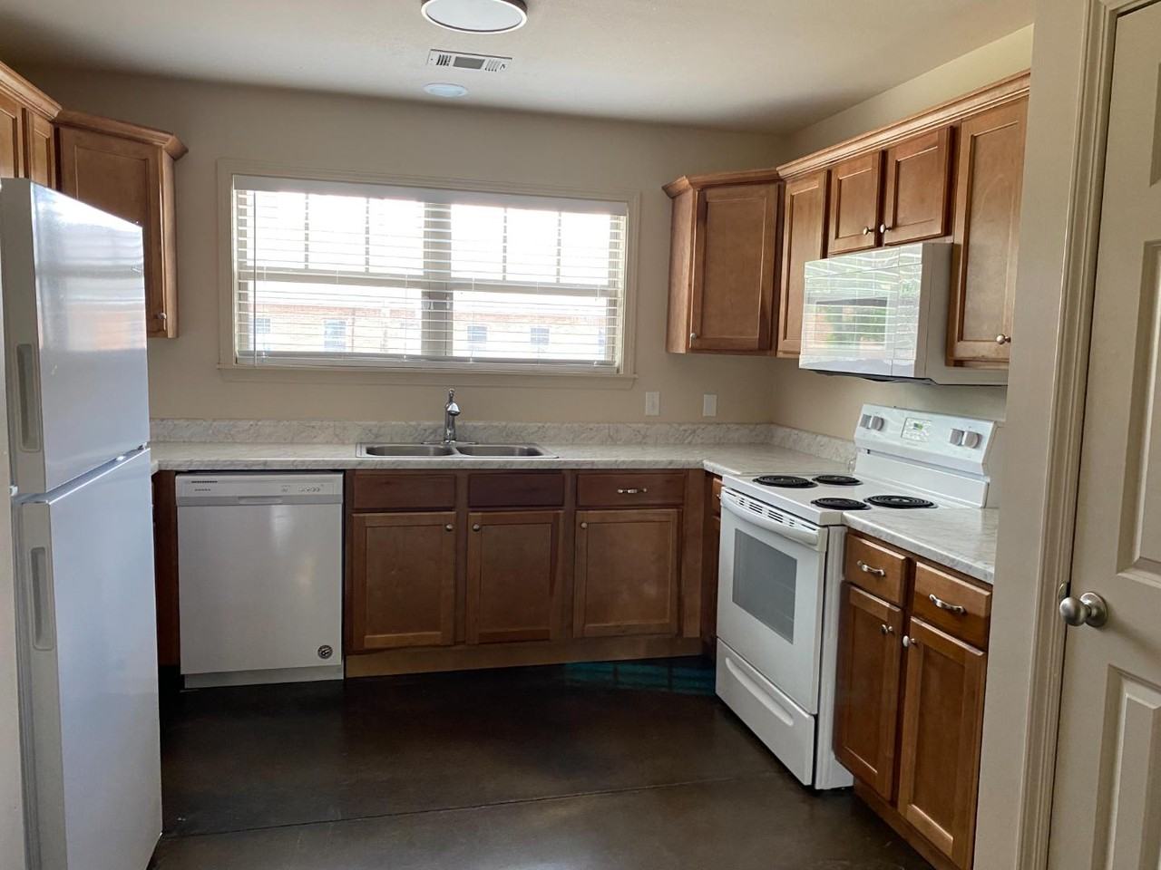407 Home - Photo 2 of 10