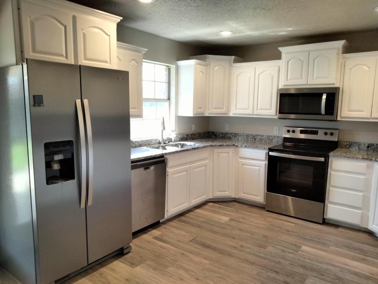 1808 Erinn Pl - Photo 3 of 11