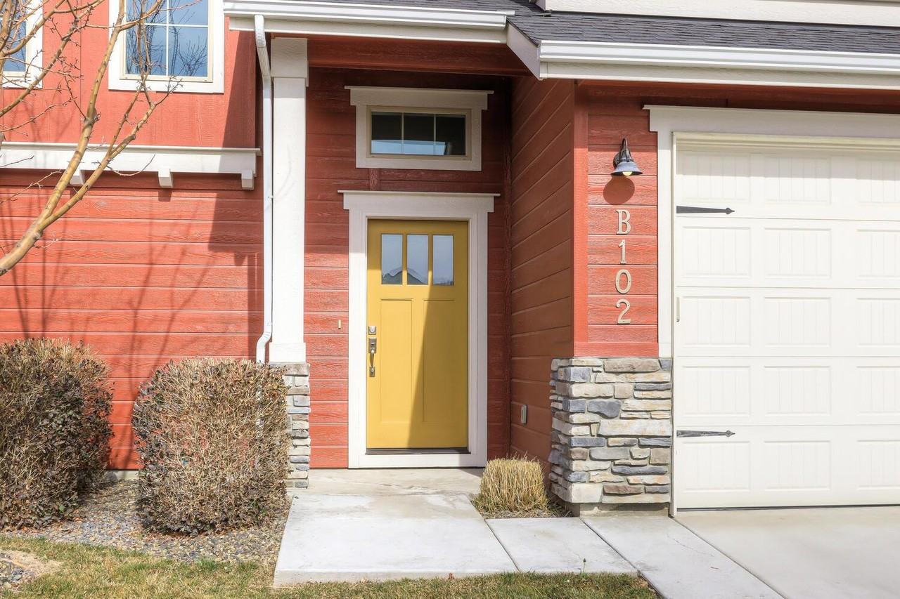 Crimson Maple Townhomes LLC - Photo 2 of 10