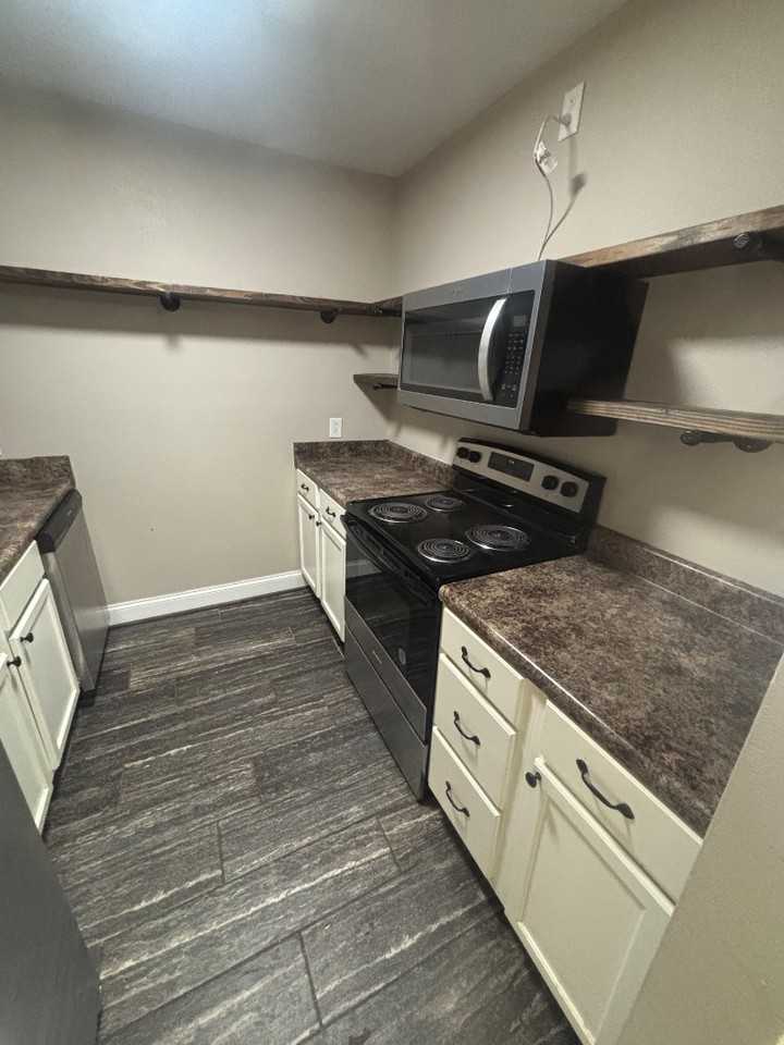 2710 1ST ST - Photo 3 of 9