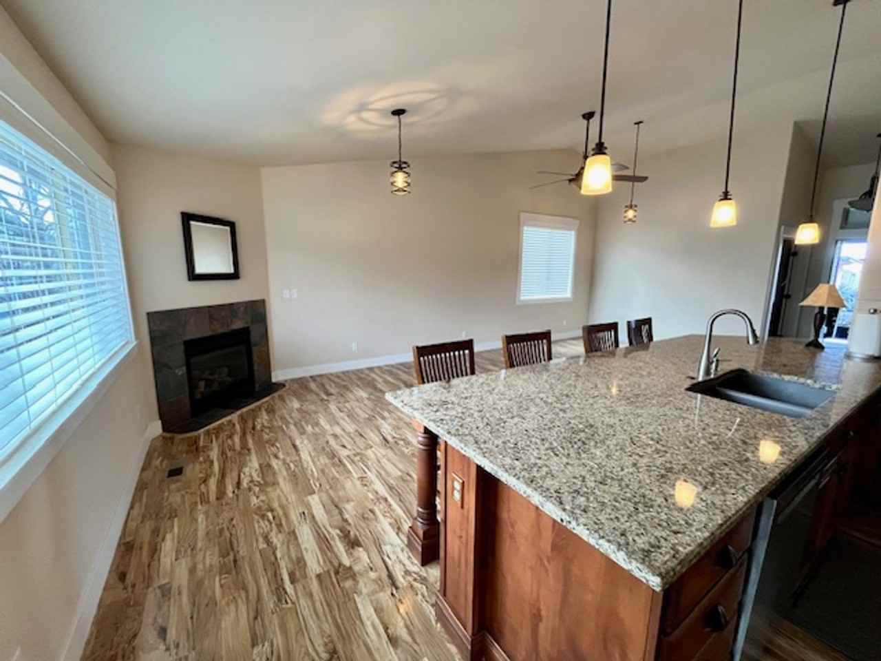 738 N Foudy Pl - Photo 6 of 22