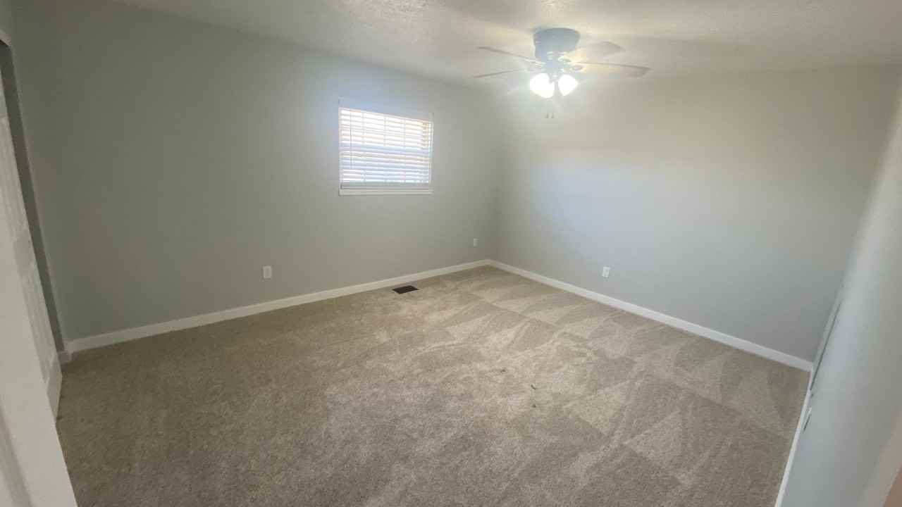 3245 Summerhill Ln - Photo 2 of 21