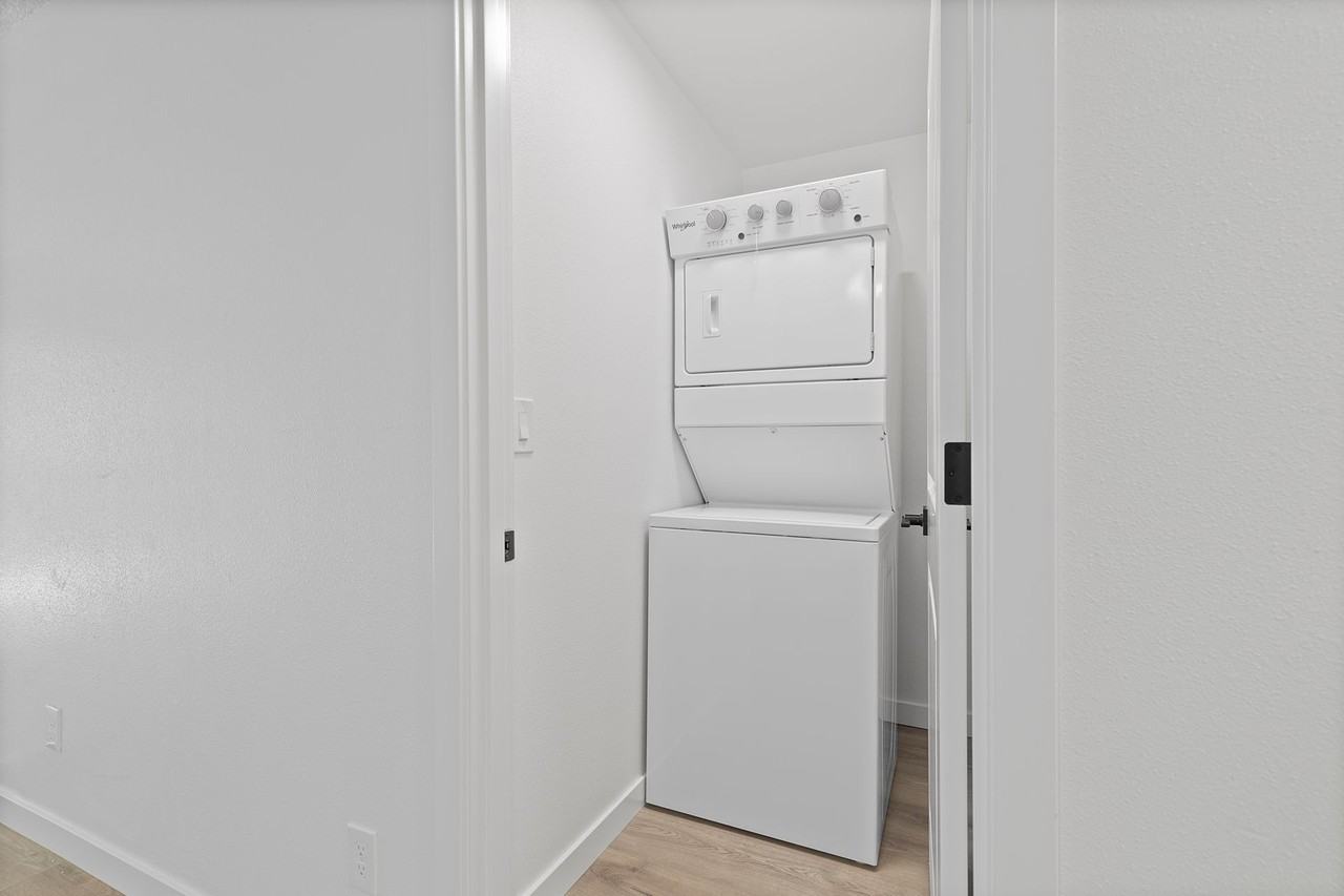 10420 Sw Kennedy St - Photo 6 of 29