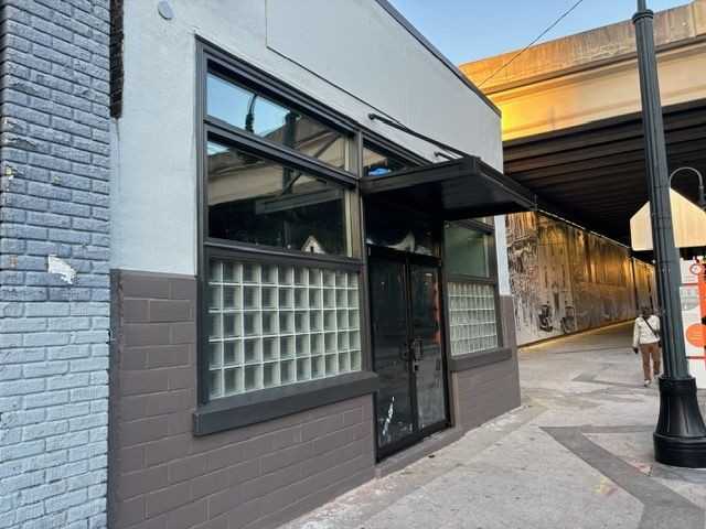 260 Auburn Ave Ne - Photo 3 of 4