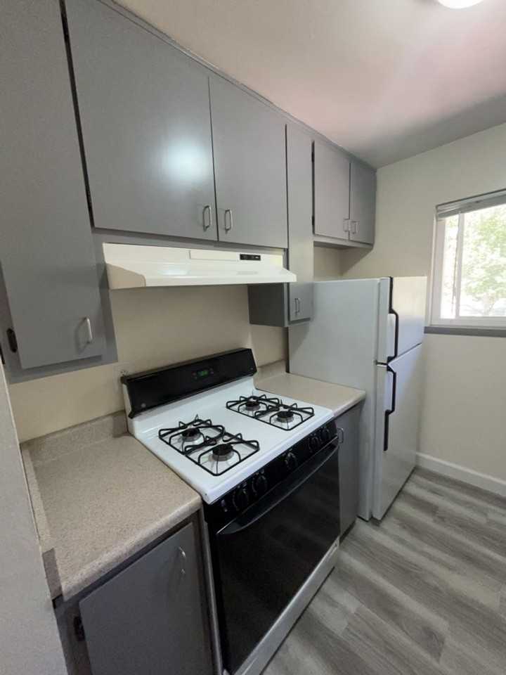 1901 Donner Ave #4 - Photo 4 of 11