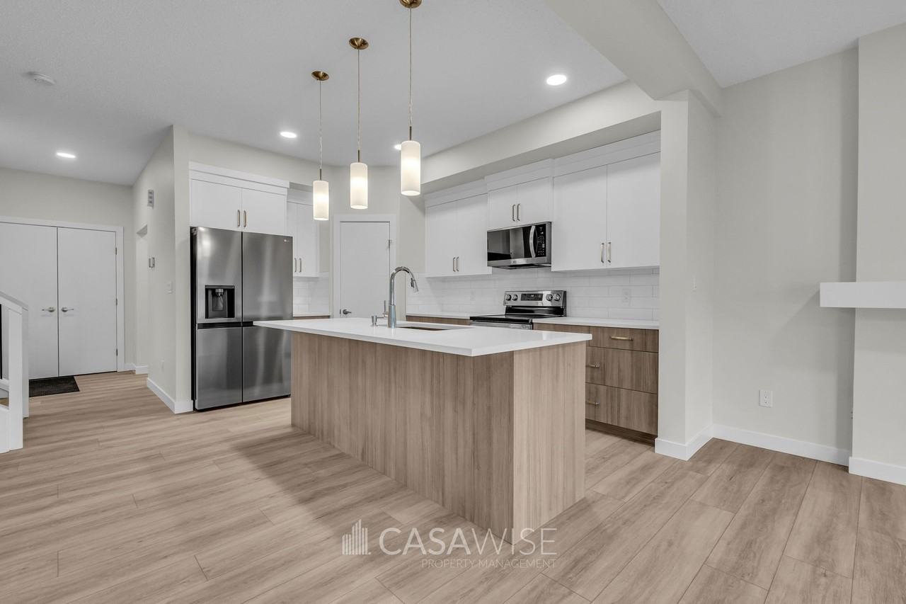 1061 Berg Pl #MAIN - Photo 2 of 25