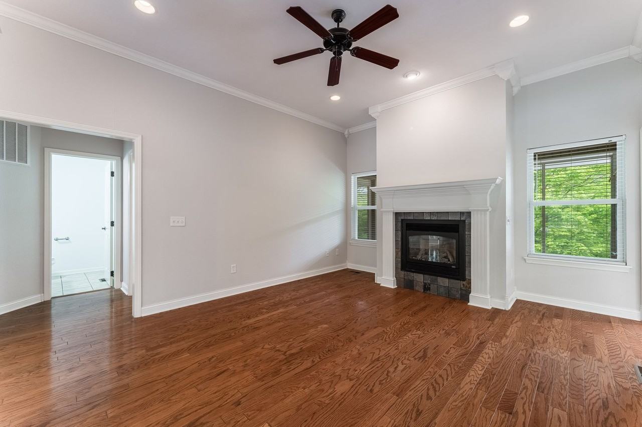 32 Latshaw Dr - Photo 2 of 29
