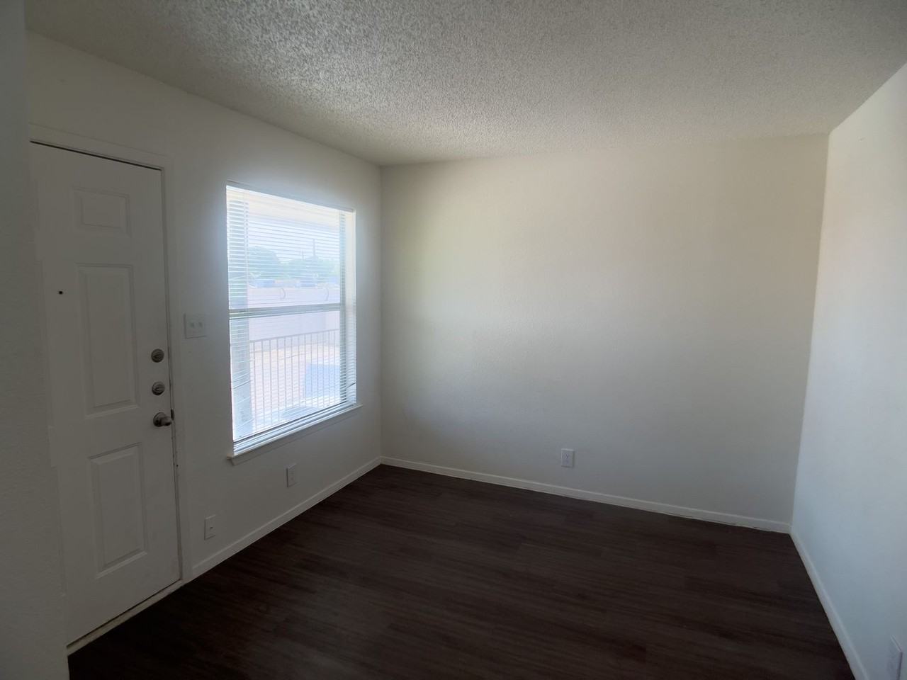 2627 Jones Rd - Photo 2 of 7