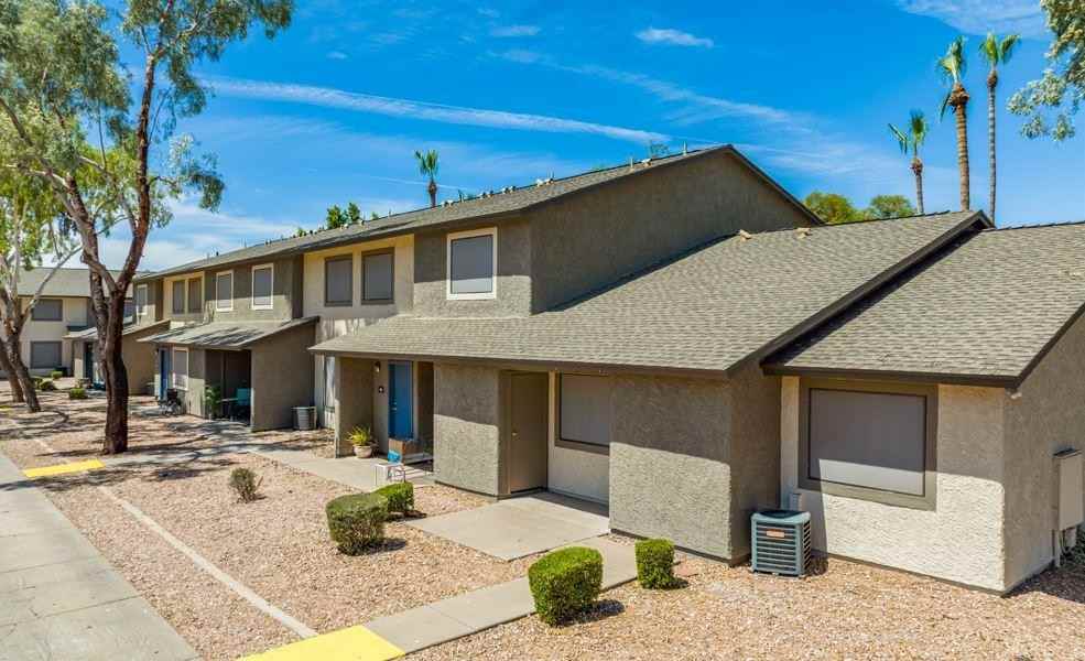 4225 E University Dr - Photo 2 of 6