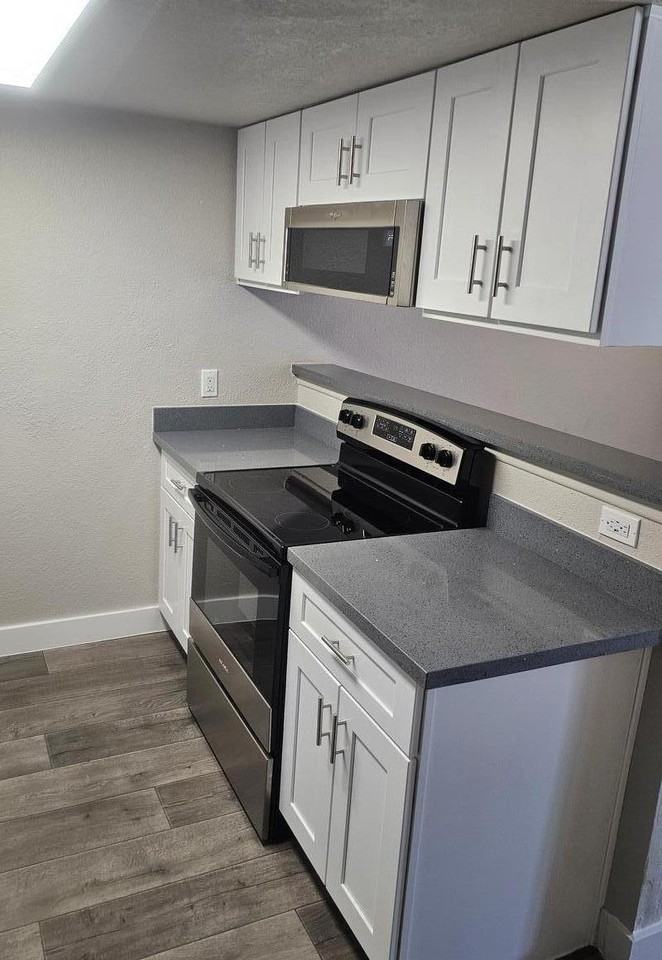 4225 E University Dr - Photo 4 of 6