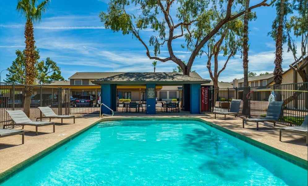 4225 E University Dr - Photo 3 of 6