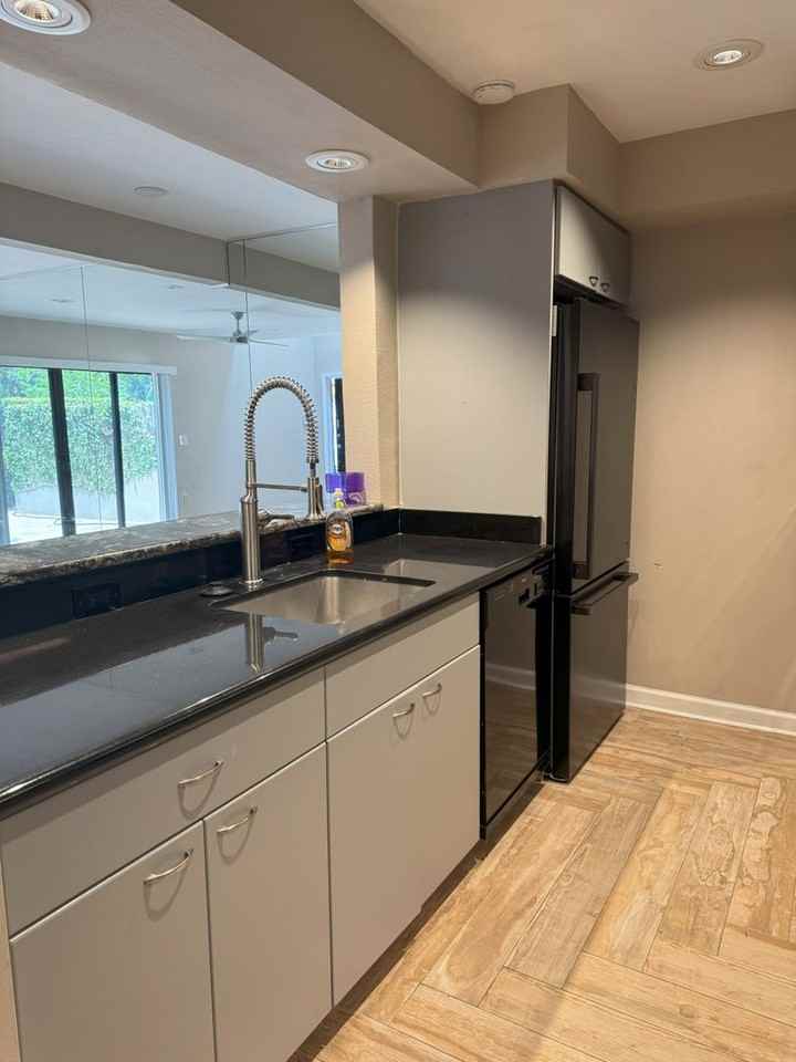 339 Lakeview St #F - Photo 6 of 25