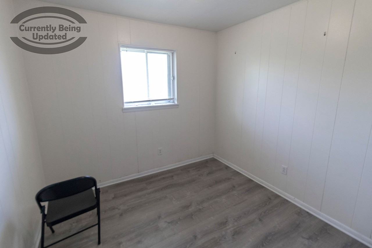 701 W Cunningham Dr #1 - Photo 5 of 13