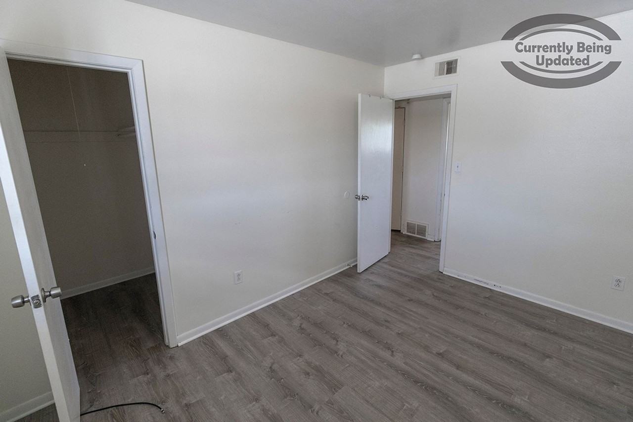 701 W Cunningham Dr #1 - Photo 7 of 13