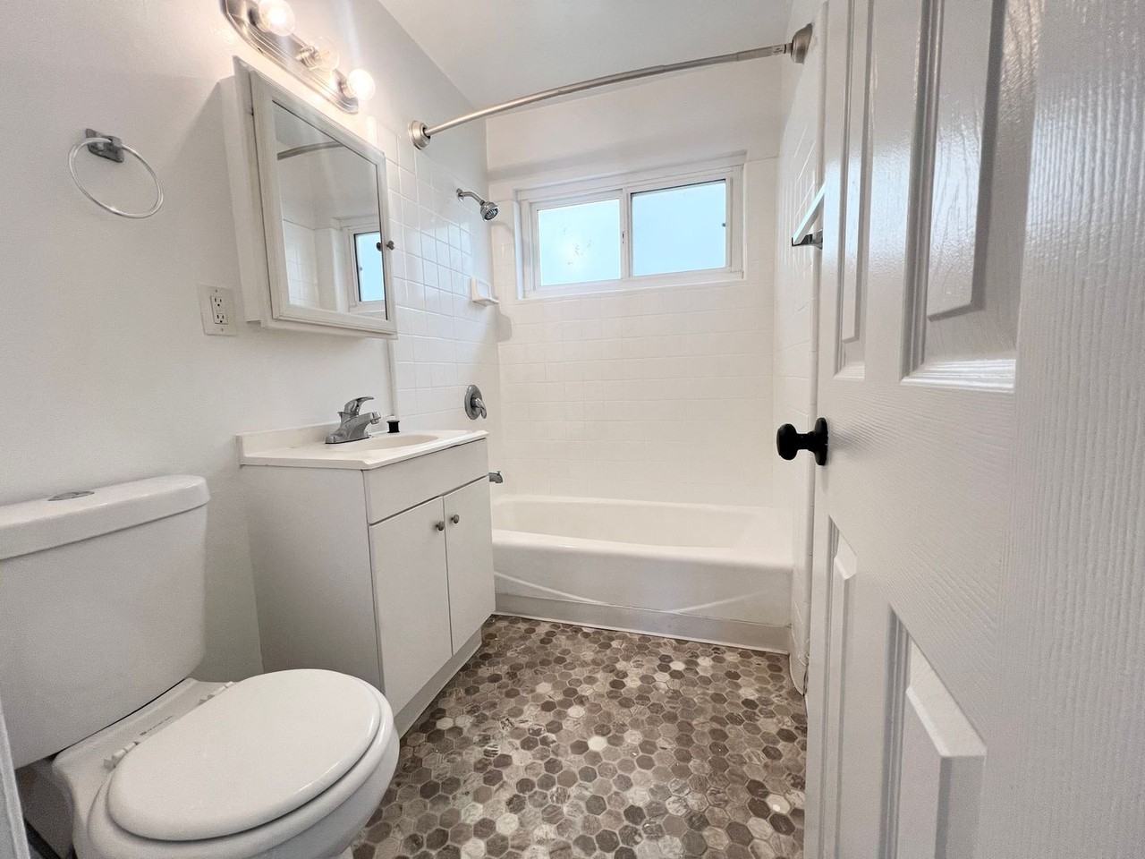 2244 1/2 Grand Ave - Photo 6 of 10