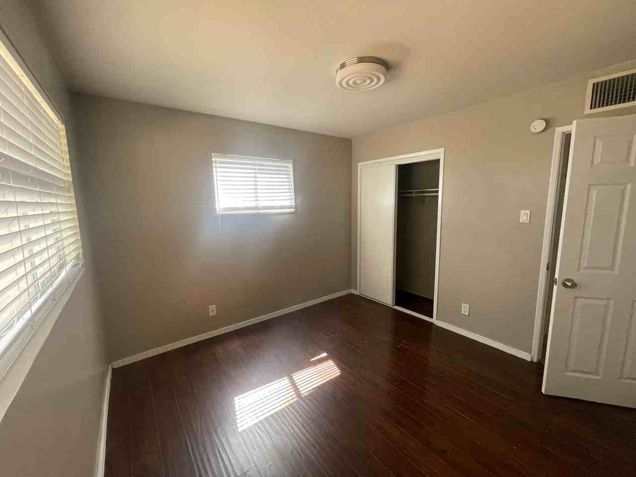 2200 Dune Dr - Photo 5 of 10