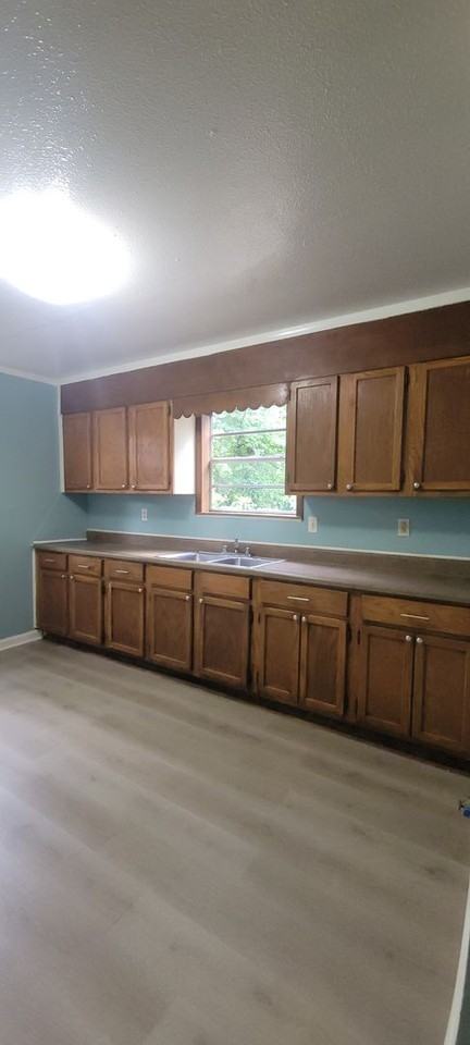 3323 Adrian St - Photo 2 of 17