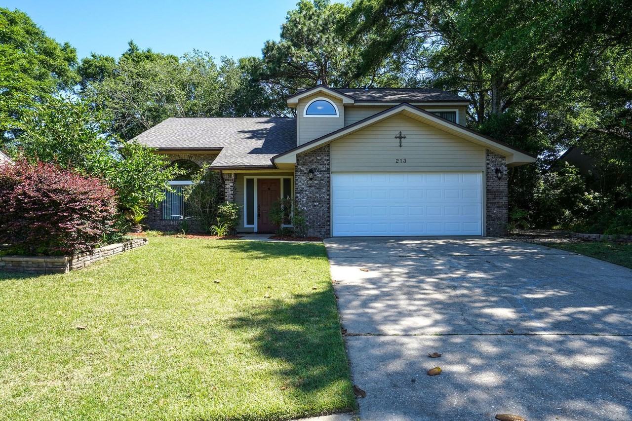 213 Bayberry Dr - Photo 2 of 34