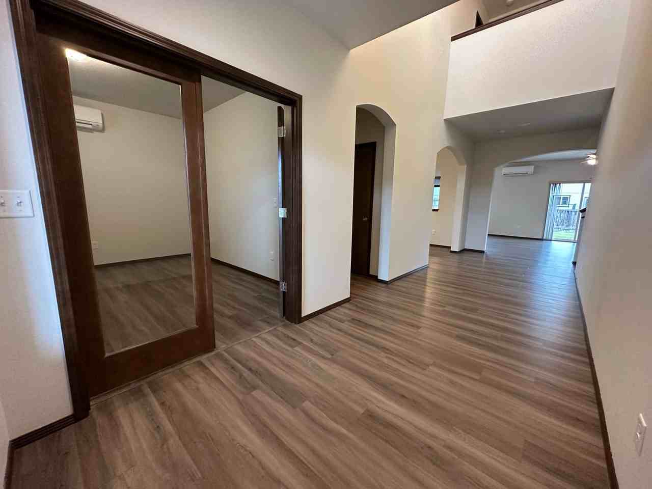 2104 W Sunnyview Ln - Photo 3 of 50