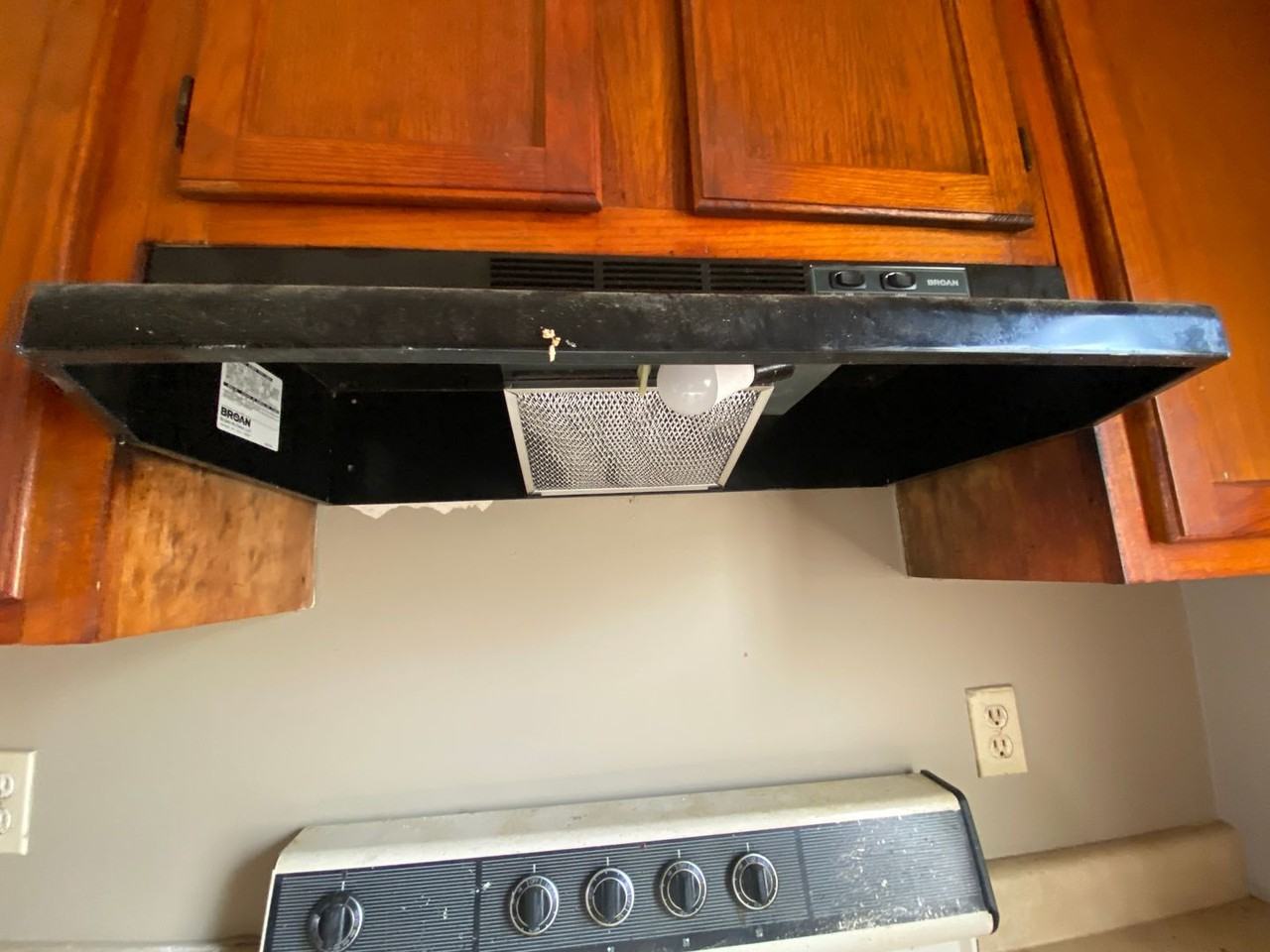 908 Warner Ave - Photo 5 of 6