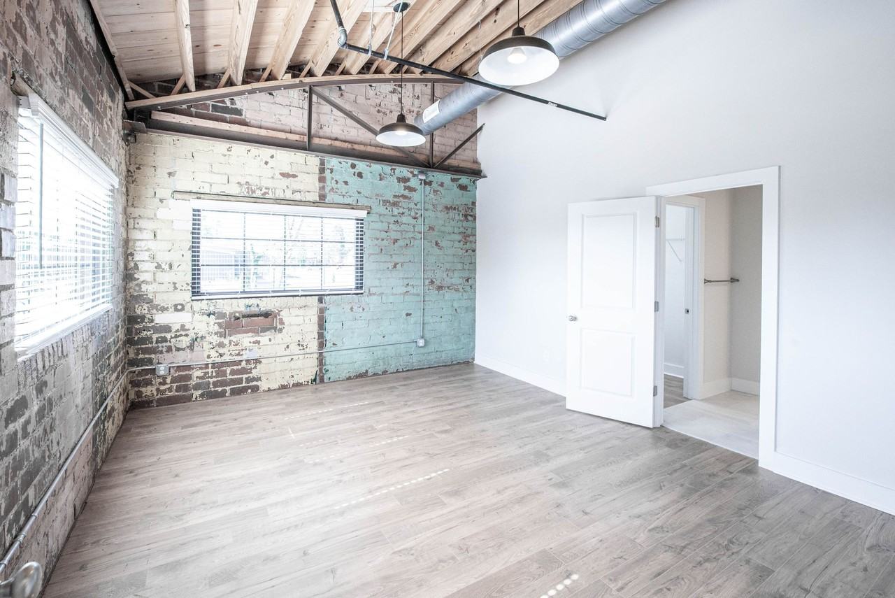 210 Georgia Ave - Photo 6 of 13