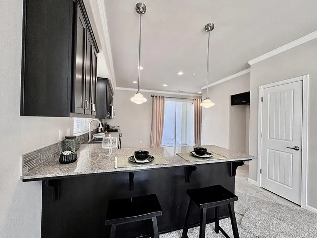 1680 Panorama Dr - Photo 3 of 15