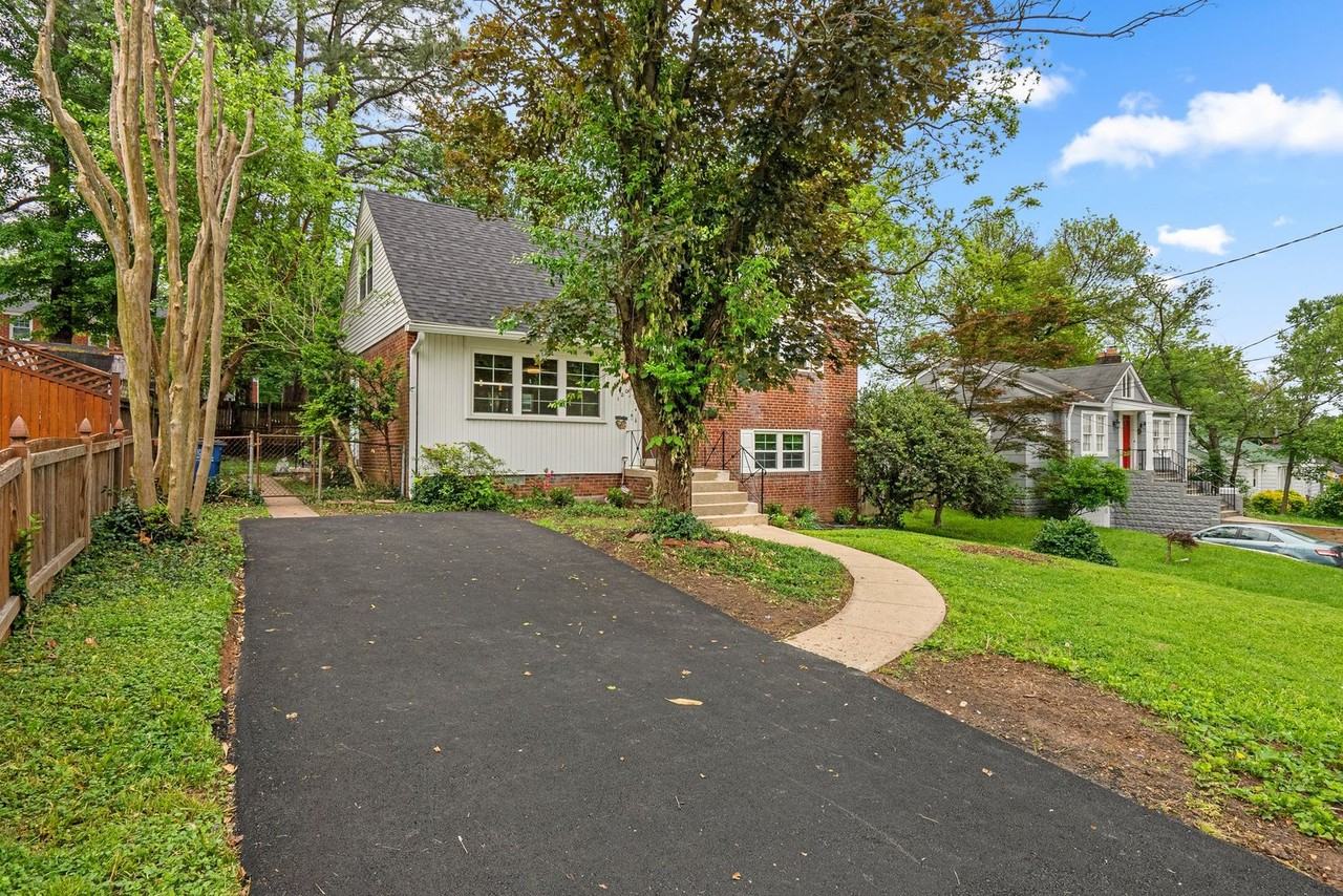 10021 Brunett Ave - Photo 2 of 45