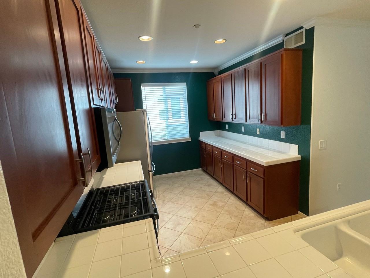 2703 White Pine Ct - Photo 3 of 23