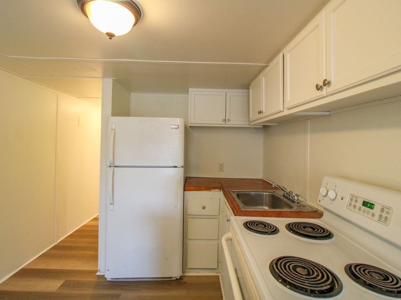 15 Simpson Rd - Photo 5 of 12