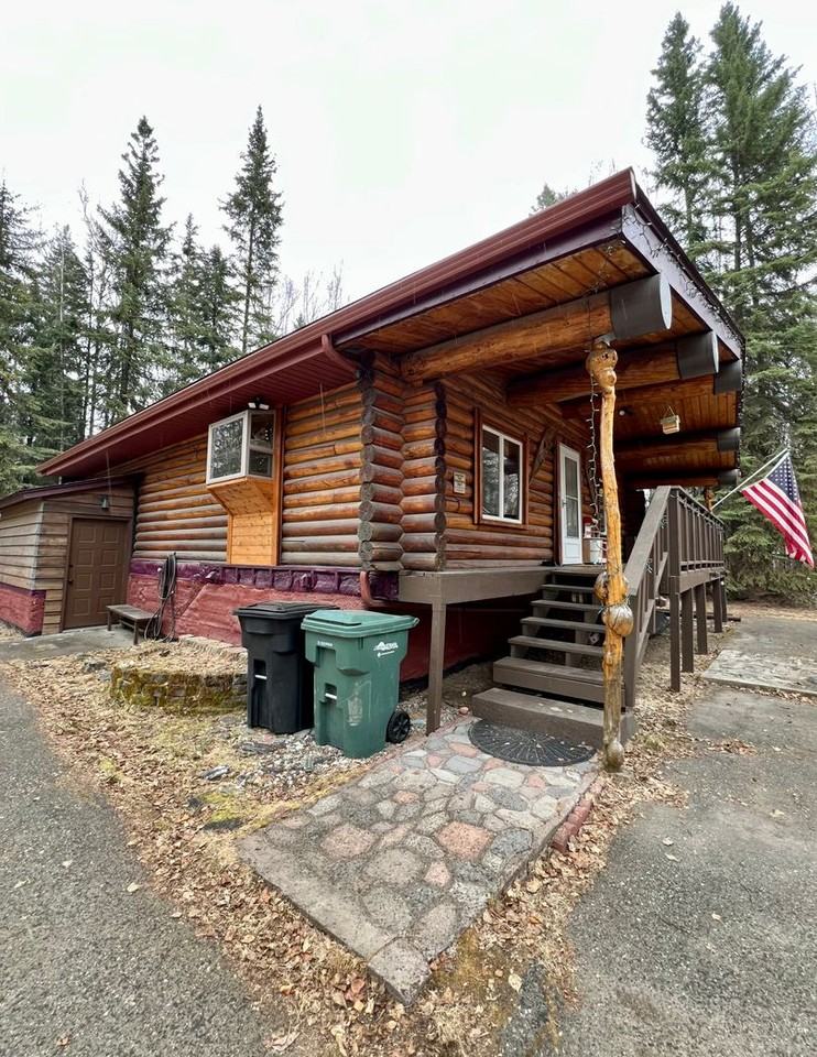 851 Mattie St - Photo 2 of 36